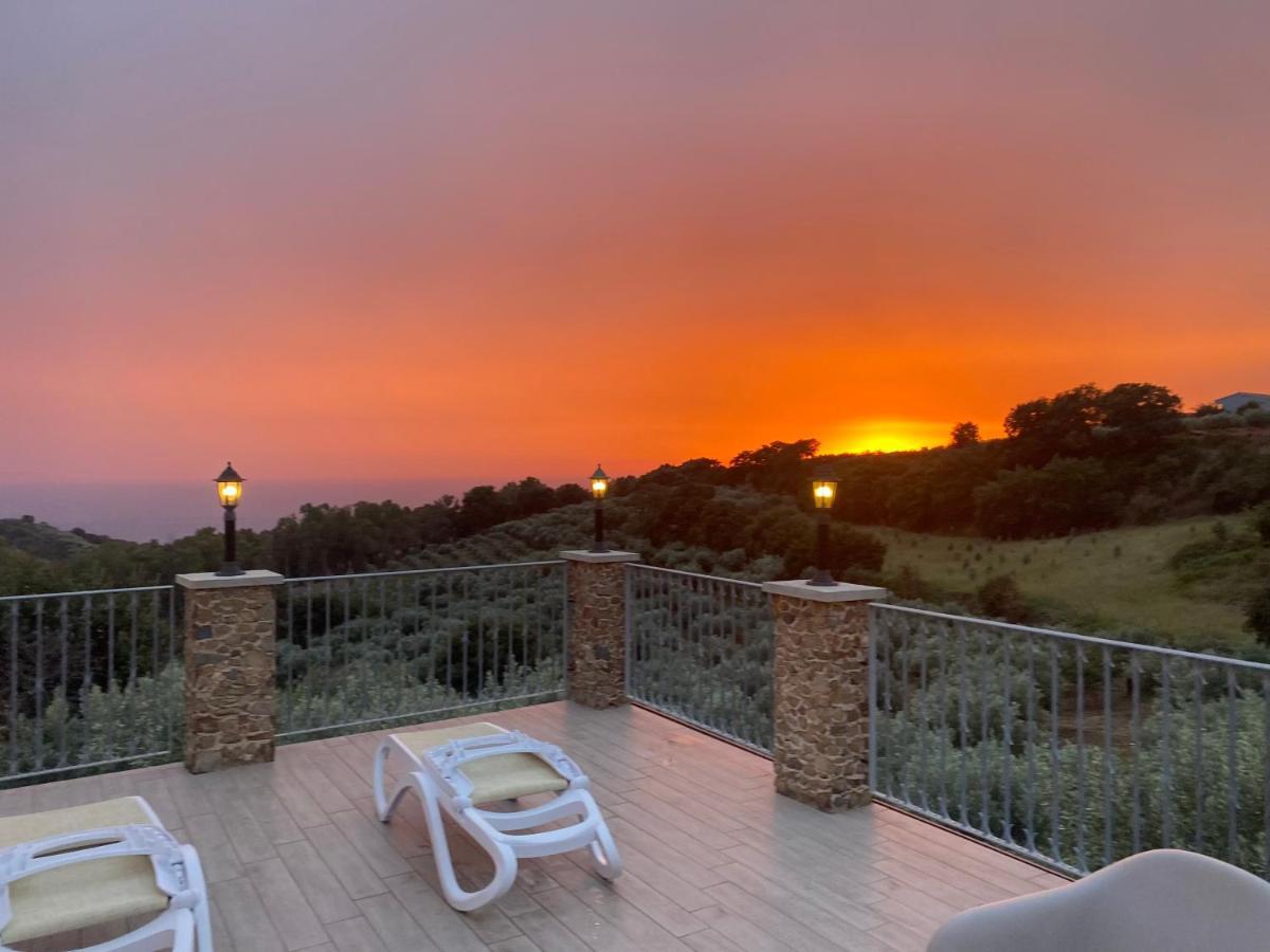 Casale Calabria Bed & Breakfast Джицерия Екстериор снимка
